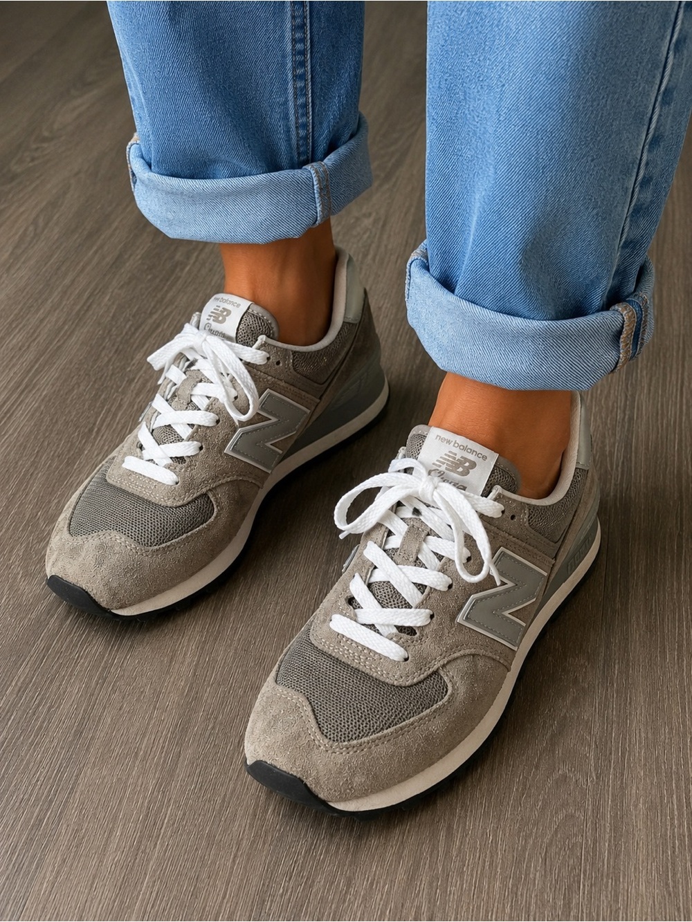 New Balance Gray Suede Mesh Athletic Sneakers Size 8.5 Women’s and Size 7 in Men